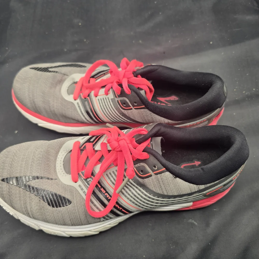 Brooks Athletic Shoes - Gray‎ and Pink